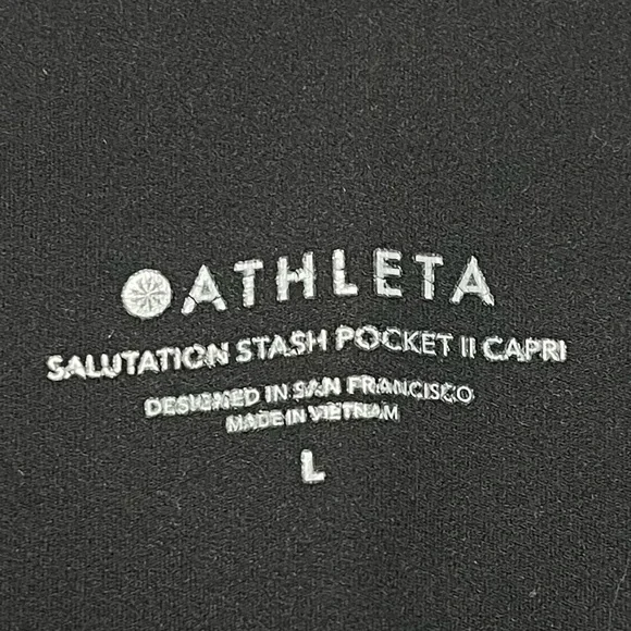 Athleta Salutation Stash Pocket II Capri Black Size Large Activewear - Picture 4 of 4